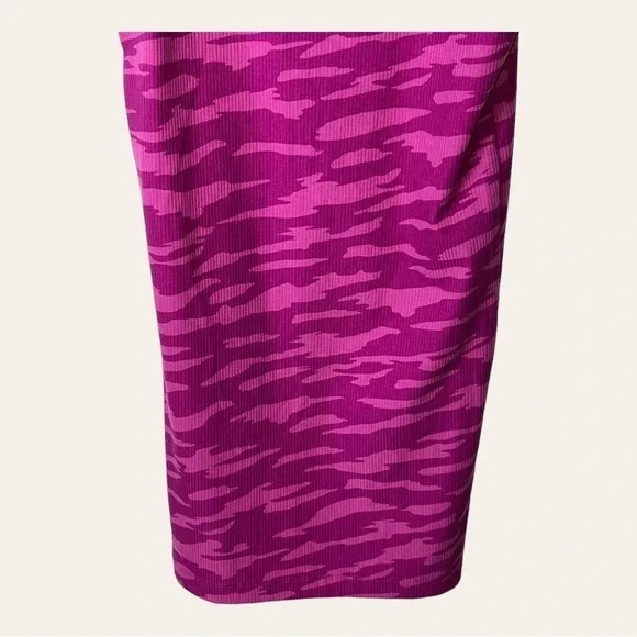 0027W. UNDER ARMOR TANK TOP PINK CAMO IN COLOR SIZE SMALL‎ - Picture 11 of 11